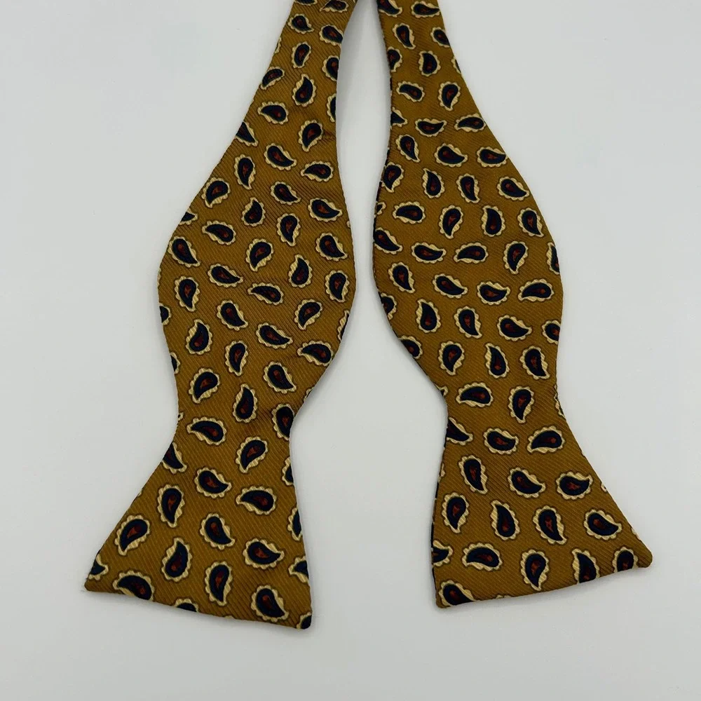Brooks Brothers Bow Tie Makers Mens OS Gold Silk Paisley Preppy Classic